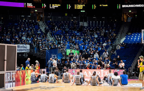 还能配合新 还能配合新