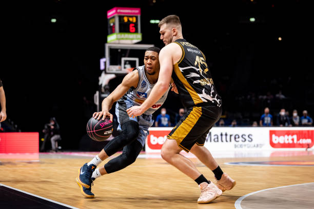 连过5人破 连过5人破