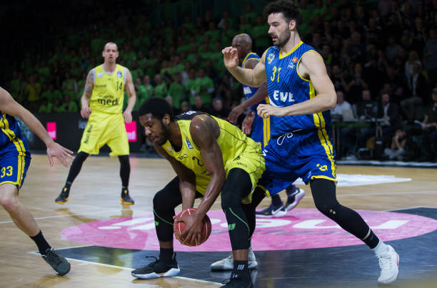 国明的英雄 国明的英雄